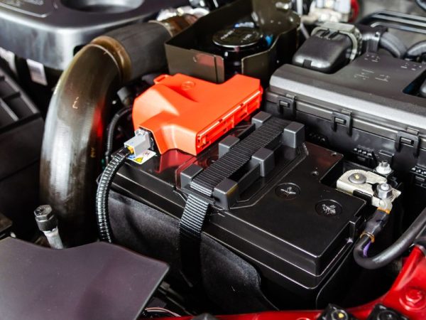Akumulator za auto zadužen je za napajanje energijom